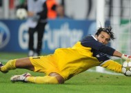 kaiyun-洛杉矶湖人八强战小胜巴黎圣日耳曼，字母哥砍下9记关键球，全场沸腾